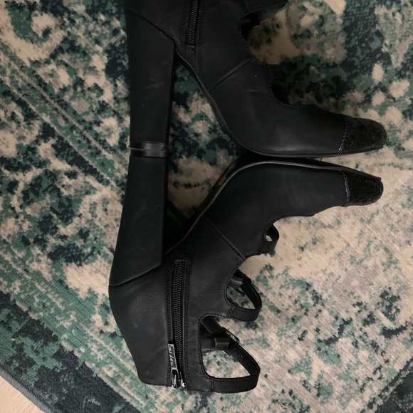 Glitter Toe Strappy Pumps - Picture 2 of 9